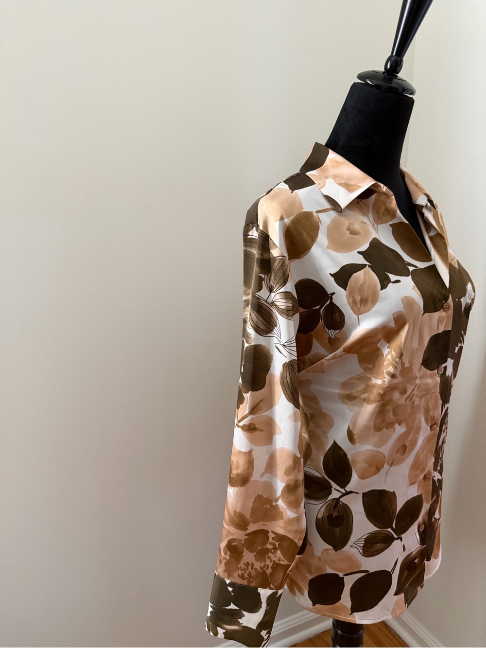 Cupcakes and Cashmere Brown and Cream Floral Silky Blouse Size M - Picture 2 of 8